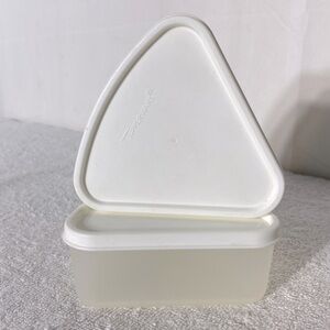 Vintage Tupperware Triangle Pie Wedge Air Tight Food Storage Container 4pc